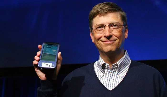 How much is Bill Gates IQ