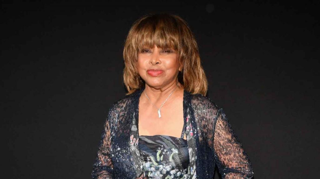 Tina Turner pays tribute to her 
